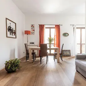  Apartment La Loggia Dei Re